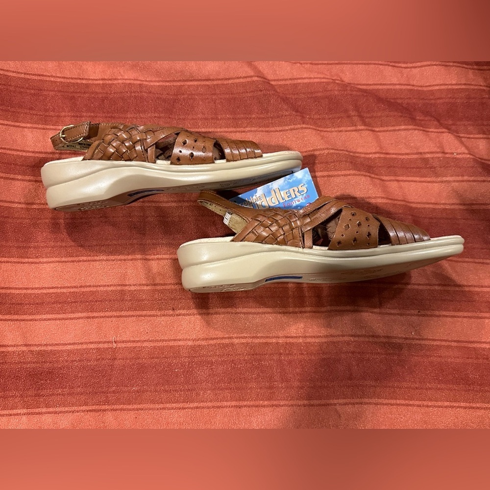 Cobbie Cuddlers Leather Sandals 8.5M Brown PORON 4000 Comfort Footbed NWT - Picture 4 of 11